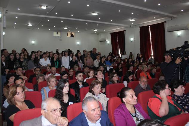 Բրյուսովի անվան պետական համալսարանը պարզաբանում է տարածել