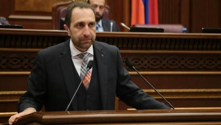 «Հրապարակ». Դատավորներ, մի ենթարկվեք ճնշումների, մի գայթակղվեք սին խոստումներով, առաջխաղացման առաջարկներով