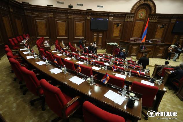 «Հրապարակ». Ընդդիմության վերադարձը ԱԺ նախագահի դեմքին անթաքույց ուրախություն էր դրոշմել