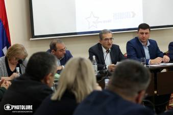 «Հրապարակ». Փաշինյանն ուզում է ասել, որ իմ ոխերիմ «բարեկամ-թշնամի» Լեւոն Տեր-Պետրոսյանն էլ է մեղավոր