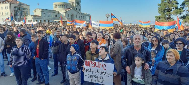 «Հրապարակ». Փաշինյանը հանրահավաքի օրը «ռազվեդկա» է գործուղել Արցախ