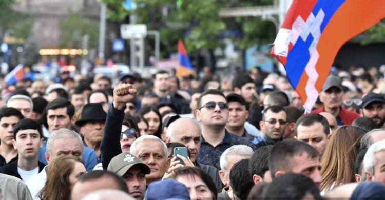 «Հրապարակ». Ընդամենը 2 տարում մեր հանրությունը հաշտվեց ու մոռացության մատնեց 2020-ին կատարվածը