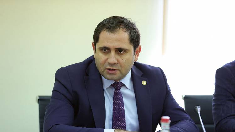 «Հրապարակ». Պապիկյանը ազգականներին է տեղավորում