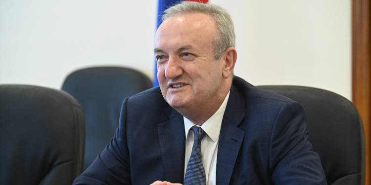 «Ժողովուրդ». Սեպտեմբերյան էսկալացիան երկարացրել է Վահրամ Դումանյանի պաշտոնավարումը