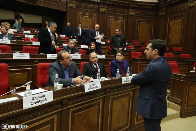 «Հրապարակ». Որքան կտևի ՔՊ-ականների ոգեւորությունը, և որ պահից Փաշինյանը sms-ներով խժդժություններ կհրահրի