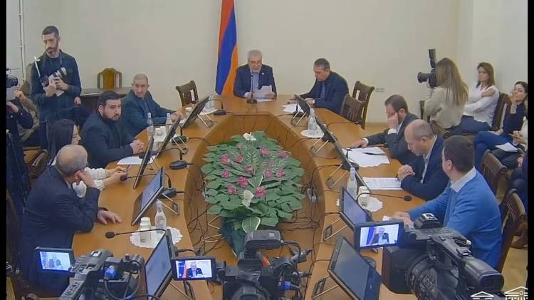 «Հրապարակ». Քննիչ հանձնաժողովն ինչու բարձրաստիճան պաշտոնյաներին չի հրավիրում «հարցաքննության»