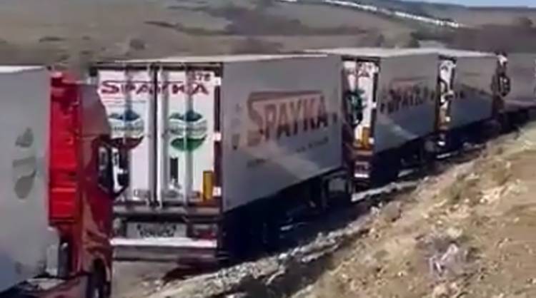 Ռուսական կողմը խստացրել է պահանջները. հայ վարորդները վատ վիճակում են