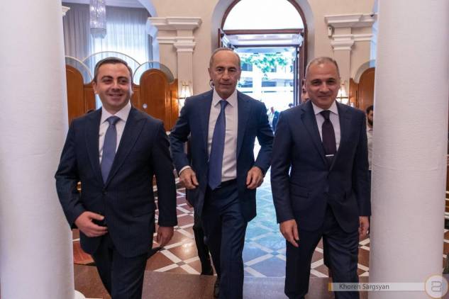 «Հրապարակ». Քոչարյանը խոստովանել է, թե իր կողմից սխալ է եղել Հակոբյանին ցուցակում ընդգրկելը