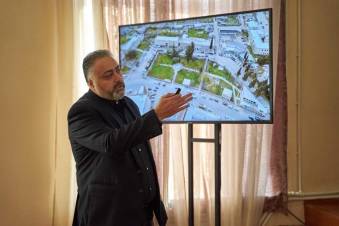 Տարբեր առաջարկներ կան, այդ թվում՝ «Ապրելու երկիր» կուսակցության կողմից