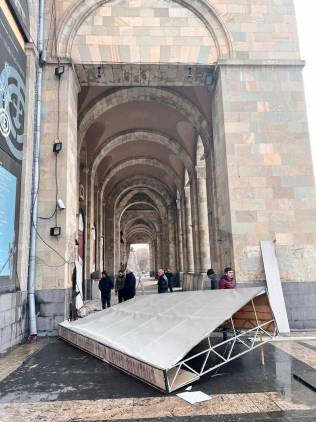 «Հրապարակ». Հրապարակի կրպակի ապամոնտաժումն ապօրինի՞ է
