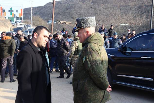 «Հրապարակ». Ռուսները սպասում են վերևից հրահանգի