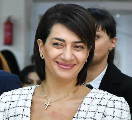 Ինչ արժեն զարդերը, որոնք երեկ կրել էր Աննա Հակոբյանը