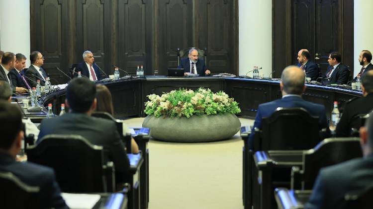 «Հրապարակ». Կառավարությունն առաջարկում է ռազմական դրության ժամանակ արգելափակել սոցցանցերը