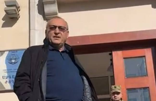 Լարված իրավիճակ Արցախի ԱԺ-ի դիմաց