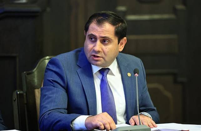 «Հրապարակ»․ Սուրեն Պապիկյանի հերթական շոուն