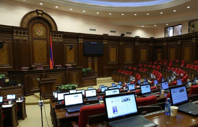 «Հրապարակ». ԱԳՆ-ից աղմկոտ անցյալ ունեցող դիվանագետ է գործուղվել խորհրդարան