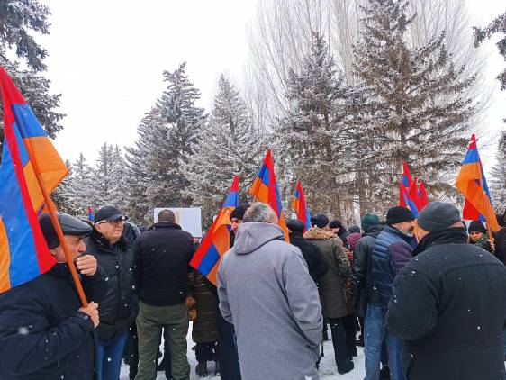 Կրկին բողոքի ակցիա՝ 102-րդ ռազմաբազայի առջև