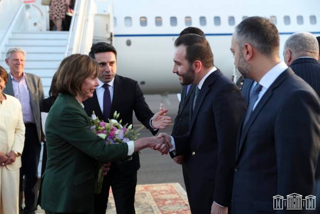 «Հրապարակ». Քավորին դավաճանողը Ալեն Սիմոնյանին էլ «կքցի»