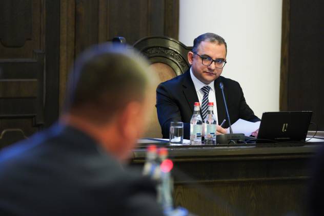 «Հրապարակ». «Հարգանքը» «հասնում» է միայն Նիկոլ Փաշինյանին