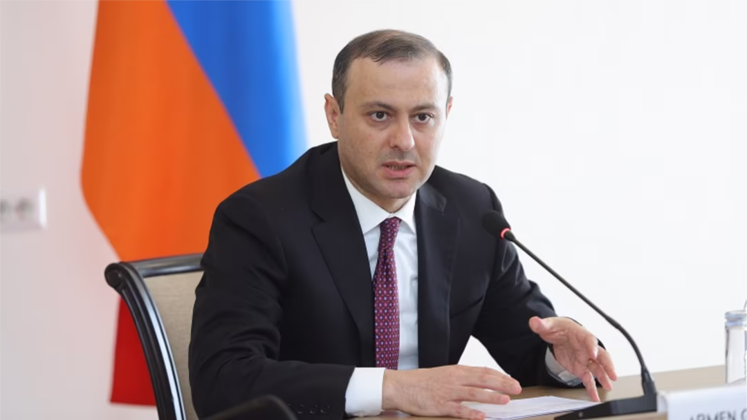 «Հրապարակ». Խաղաղության դարաշրջան բացող իշխանության օրակարգում կրկին ռազմական դրության հարցն է