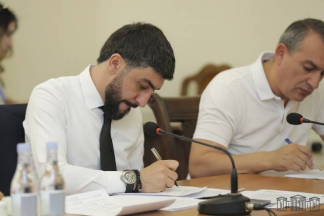 «Հրապարակ». Ինչ անել՝ ատրճանակ, նիզակ, նետ ու աղեղ կրելու համար