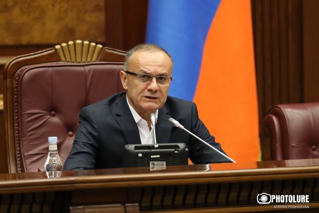 «Հրապարակ». Բանակի խնդիրները մի դարձրեք «Կիսաբաց լուսամուտներ»
