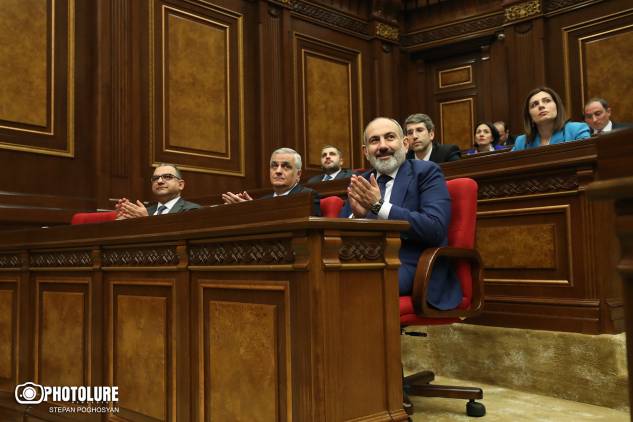 «Հրապարակ». Նիկոլ Փաշինյանն ու իր թիմը Արցախի թեման սահուն ջնջում են ներհայաստանյան  օրակարգից