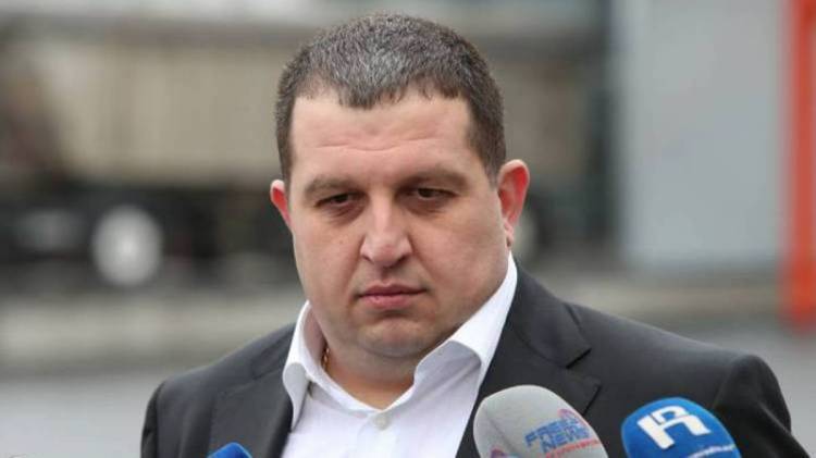 Սեւ ամպեր իշխանության սրտի օլիգարխի գլխին