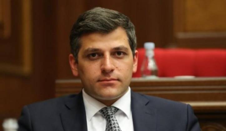 «Հրապարակ». Գեւորգ Սիմոնյանի ձերբակալության պահից սկսած՝ ներիշխանական «բազառներ» են սկսվել