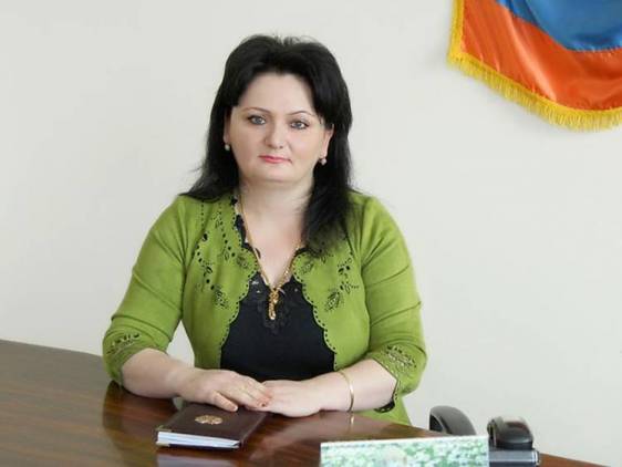 Անգամ հաշվի չառան, որ գրկի երեխա ունեմ, պայքարելու եմ, որ պատժվեն․ դպրոցի տնօրենը՝ իր ձերբակալության մասին