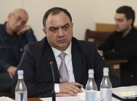 «Հրապարակ». Աճուրդ՝ հարուստների համար