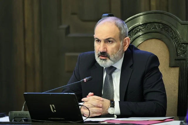«Հրապարակ». Փաշինյանի վախերը լույսի արագությամբ աճում են