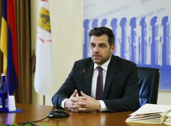 «Հրապարակ». Նախապես նշանակած գրավոր քննությունը փոխել են բանավորի