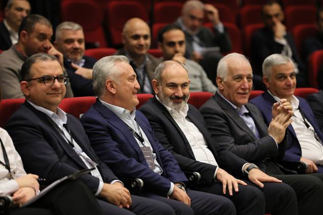 «Հրապարակ». Դիլիջանի տնտեսական ֆորումը հետաքրքիր էր միայն Փաշինյանի համար
