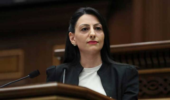 «Հրապարակ». Մանասյանի պաշտոնավարման առաջին օրը ազատման դիմում է գրել