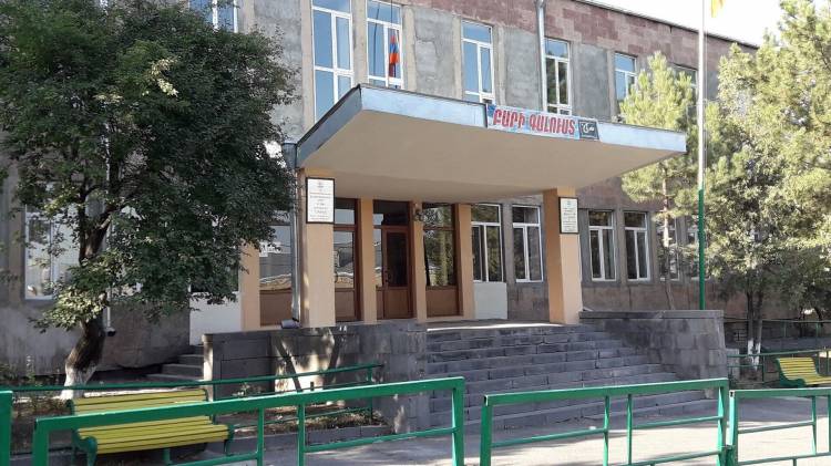 «Հրապարակ». Դպրոցականներին ծեծի ենթարկողը մեղքն ընդունել է