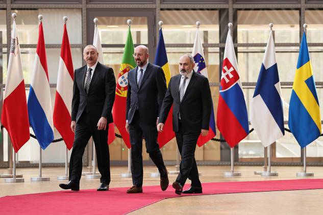 Ադրբեջանական «առեւտուր»․ Սյունիքի միջանցքը՝ Լաչինի դիմաց