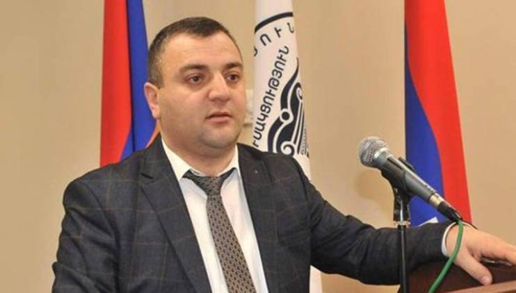 «Հրապարակ». Եթե վստահ է, թող արտահերթ ընտրության գնա, ոչ թե հանրաքվեի