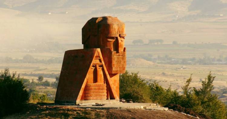 «Հրապարակ». Փաշինյանը ՔՊ-ականներին ասել է Արցախի ճակատագրի մի քանի տարբերակ