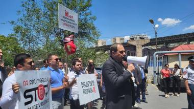 Փաստաբաններն ու լրագրողները ոսկոր են բռնապետական իշխանության կոկորդին