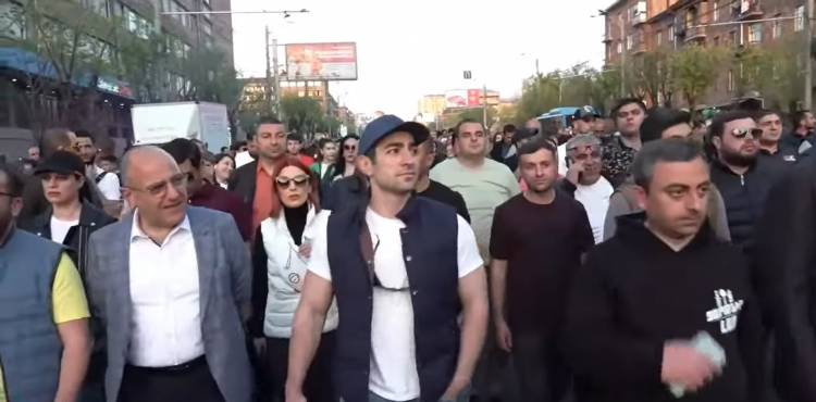 Մենք «Տիտանիկի» վրա ենք, իսկ ընդդիմությունը «ջութակ է նվագում»