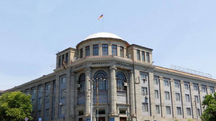 Բժշկական համալսարանի վարչության կալանավորված պետը մեղադրանքը հերքում է