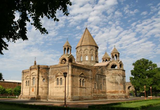 Քահանան գրին քարտ է ստացել` մեկնել ԱՄՆ