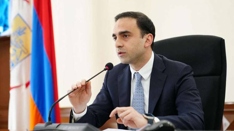 «Հրապարակ». Ավինյանը դեռ դիմադրում է