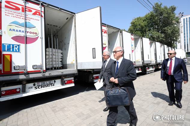 «Հրապարակ»․ Մոսկվան շահագրգռված է, որ բեռները տեղ հասնեն, որպեսզի երկխոսությունը սկսվի