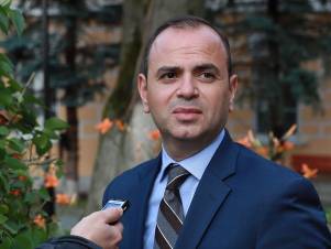 ՀՀ կառավարությունը ՀՀ կառավարությունն է և ոչ ավելին, այդտեղ գաղափարական իմաստ չի կարող լինել․ Զարեհ Սինանյան