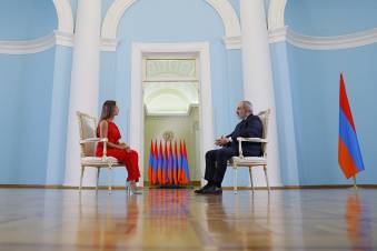 Լոլոներ ու բառերի հեղեղ` ուղղված եվրոպական լսարանին