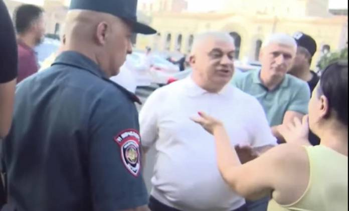 Փաշինյանի երբեմնի աջակիցը միացել է ազատամարտիկներին․ «Վովային էիք բան ասում, հիմա էս ի՞նչ եք անում»