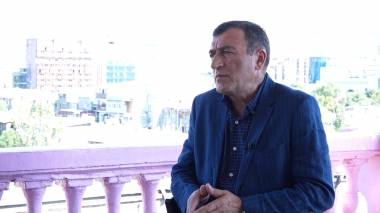 Երկրապահներ, չե՞ք ամաչում` ու՞մ կողքին եք կանգնել, երկիրը թուրքաադրբեջանական ինչ-որ վայր դարձնողի՞