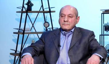Ընդամենը մի անձի ցուցմունք է, որը «Պետրոսից» լսել է, որ Բազեյանն է